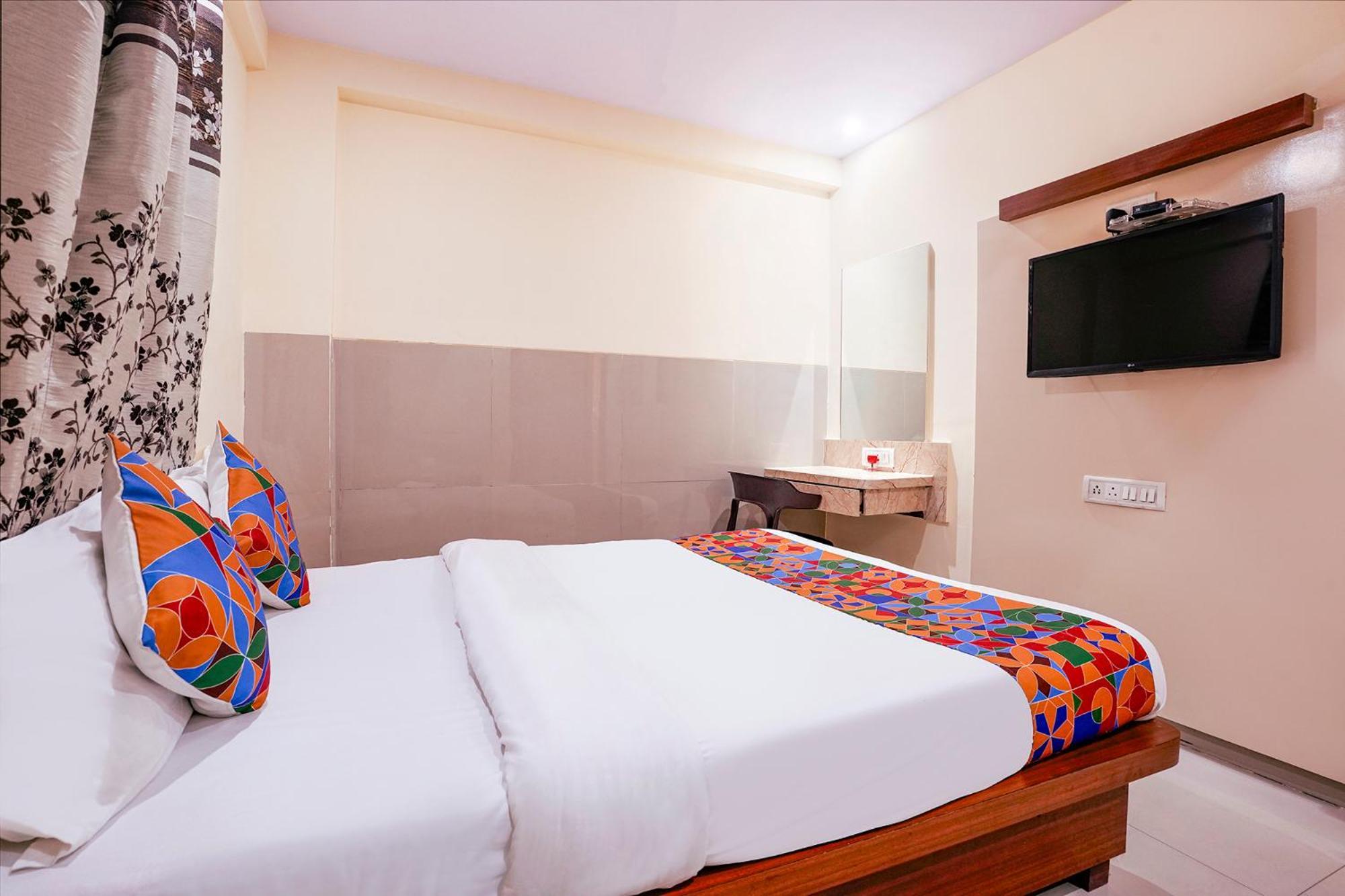 Fabhotel Everest Vashi Экстерьер фото